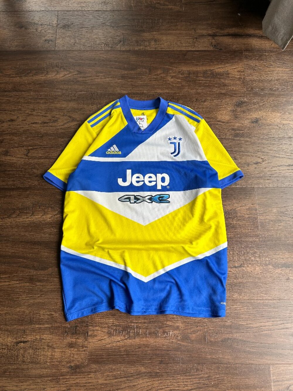 Adidas Juventus Yellow Football Jersey - XL